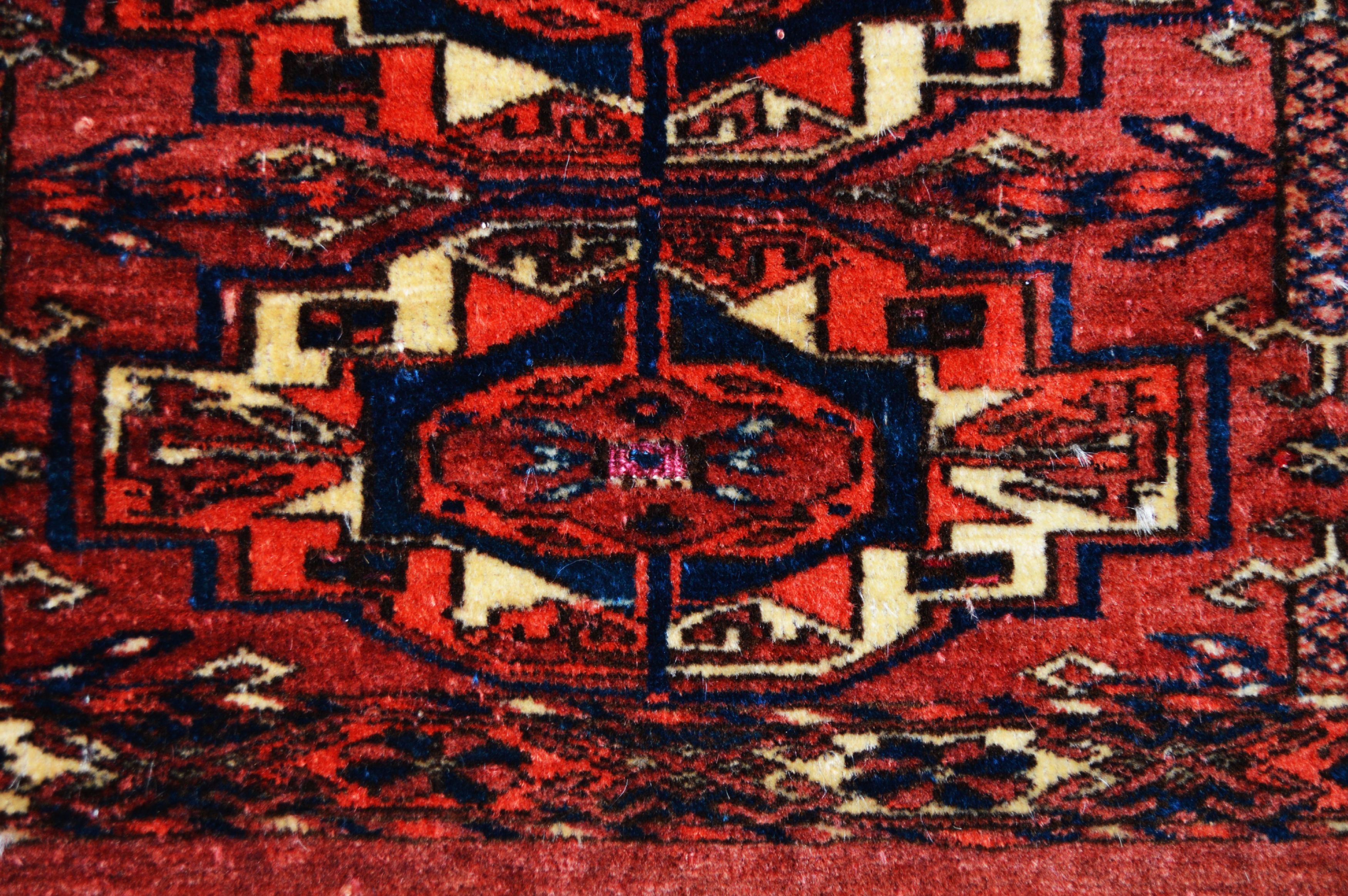 to Brian MacDonald Antique Rugs & Carpets